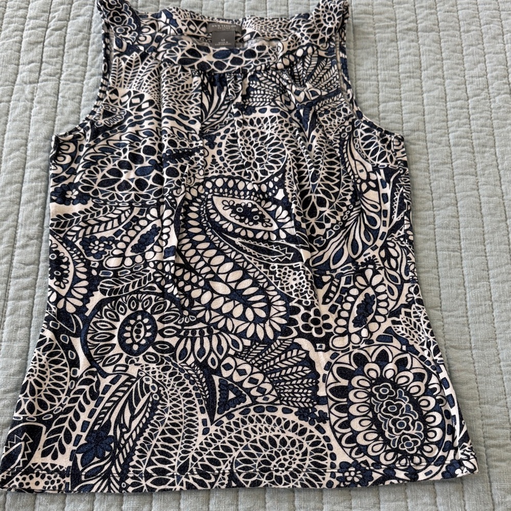 Ann Taylor Navy and Cream Paisley Scoop Neck Tank